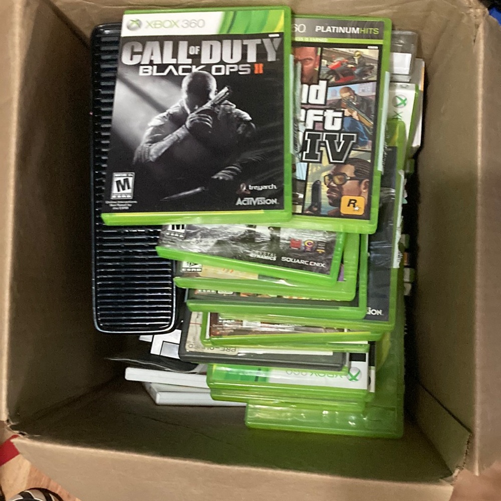 Xbox 360 20+ games comes with controller